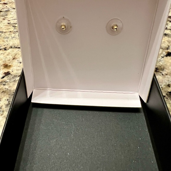 DISNEY X BAUBLEBAR DAISY EARRINGS - Picture 4 of 6